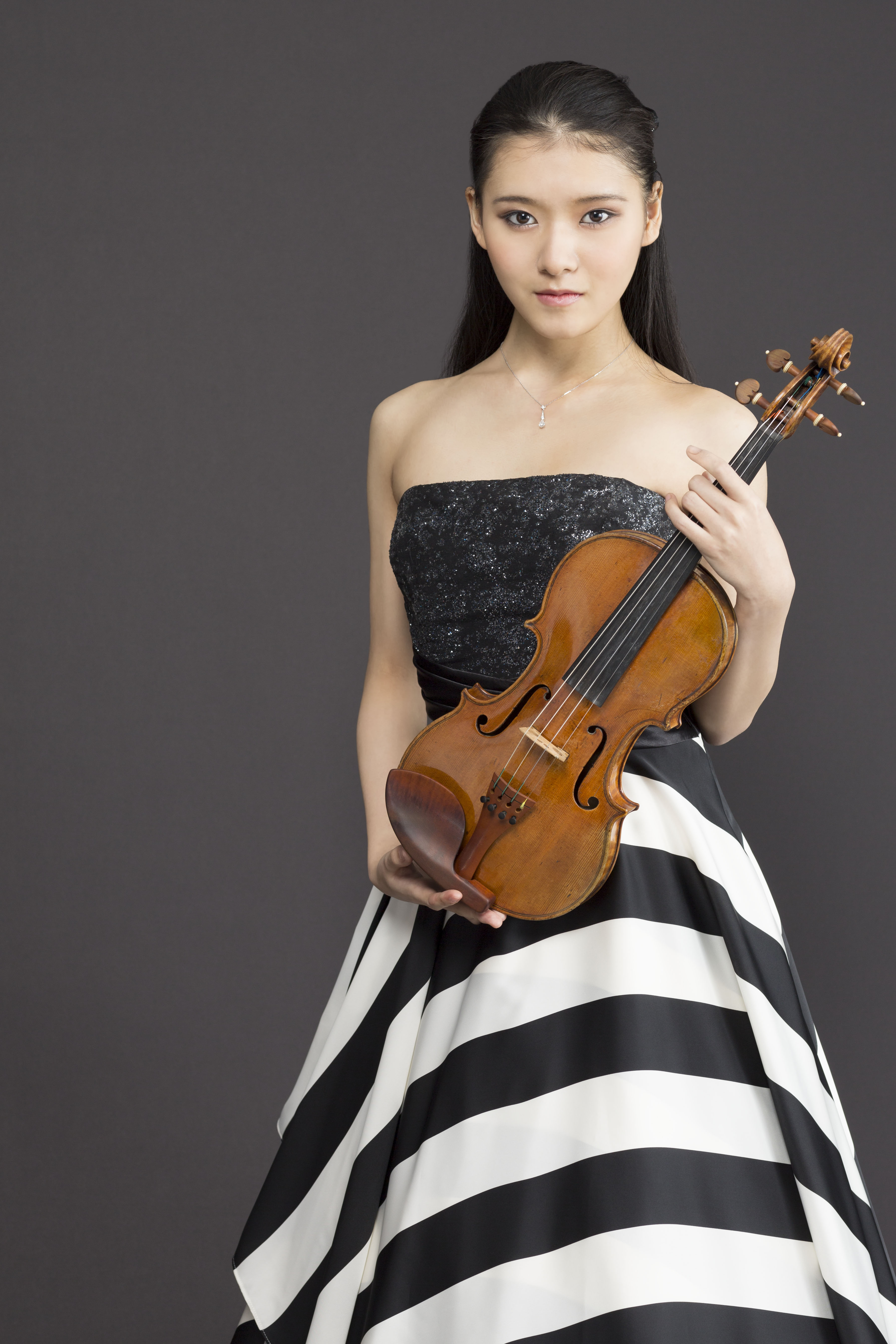 FLAVIA BITOSSI 曲乗り師 TICKETSPACE